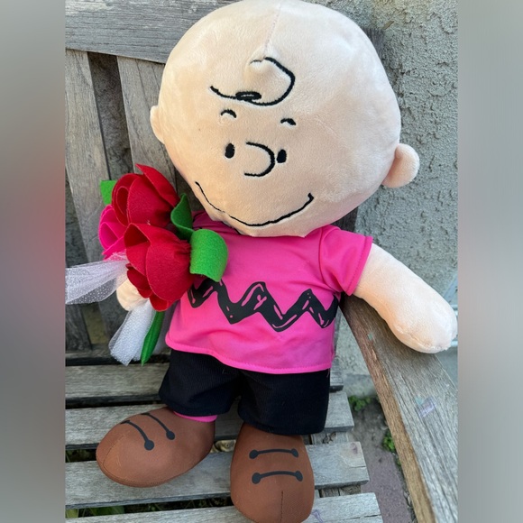 Dan Dee Peanuts HOLIDAY DOOR GREETER CHARLIE BROWN Christmas Decor 21” Plush - Picture 1 of 5